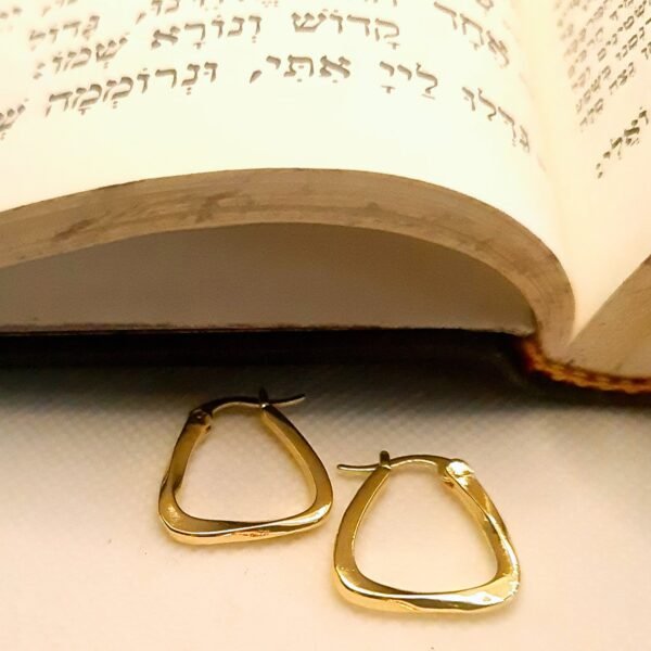 קִרְיָה נֶאֱמָנָה