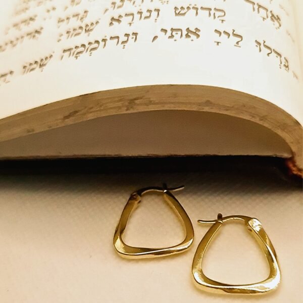 קִרְיָה נֶאֱמָנָה