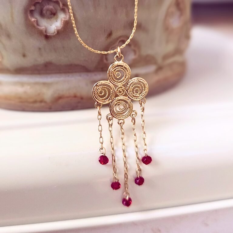 שִׁלְחַיִךְ פַּרְדֵּס רִמּוֹנִים